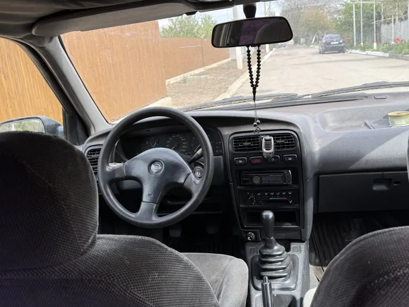Nissan Primera, 1992