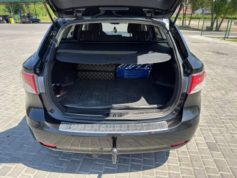 Toyota Avensis, 2011
