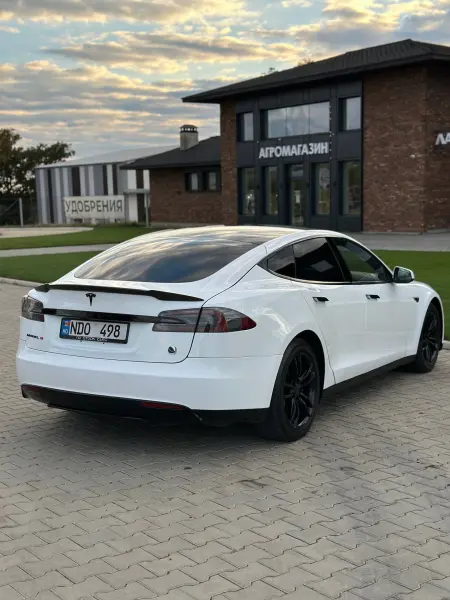 TESLA S, 2013