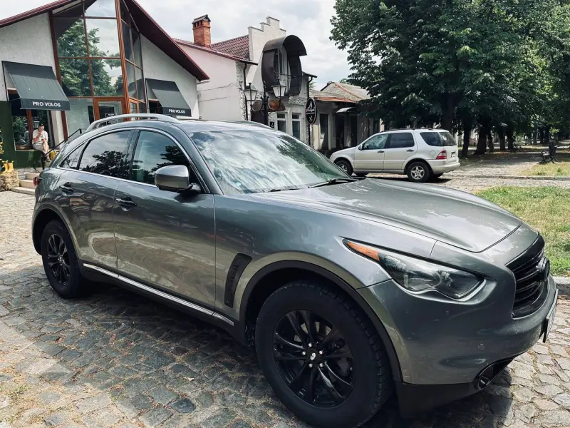 Infiniti FX-Series, 2012