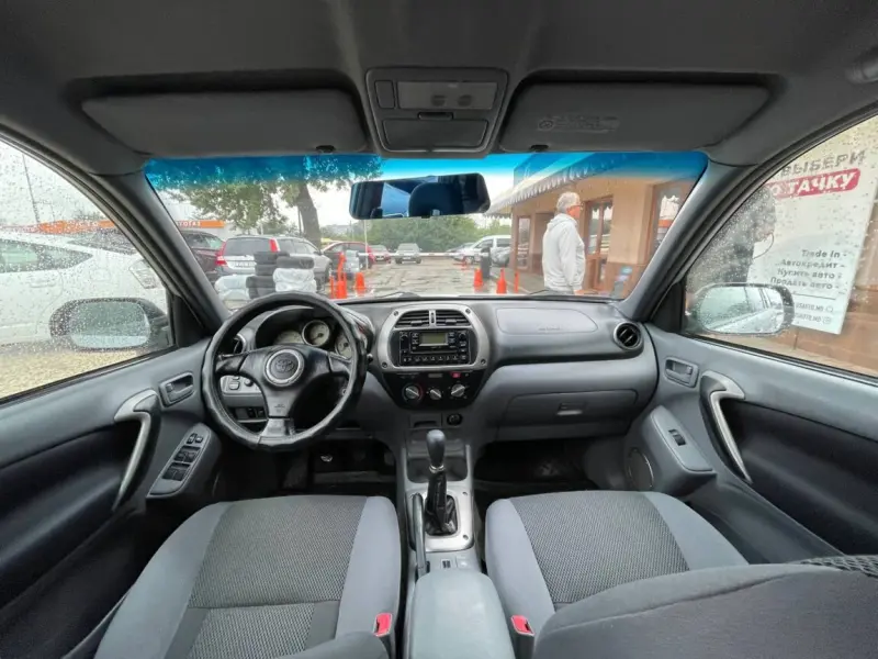 Toyota RAV4, 2004