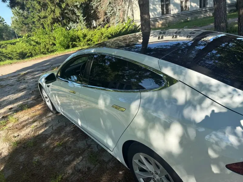 TESLA S, 2016
