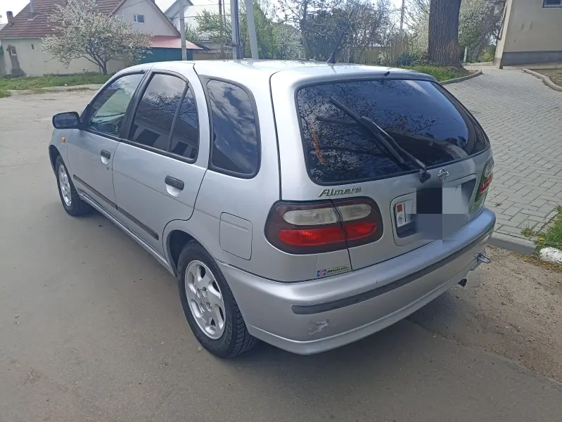 Nissan Almera, 1999