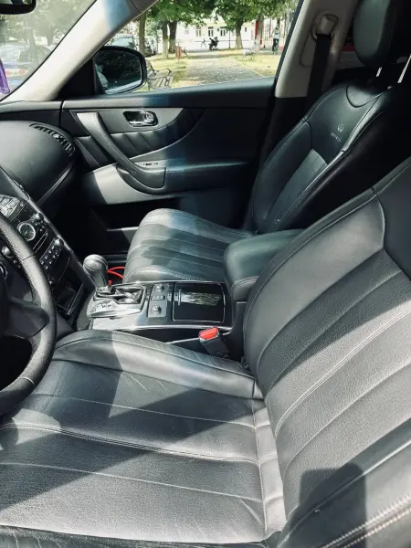 Infiniti FX-Series, 2012