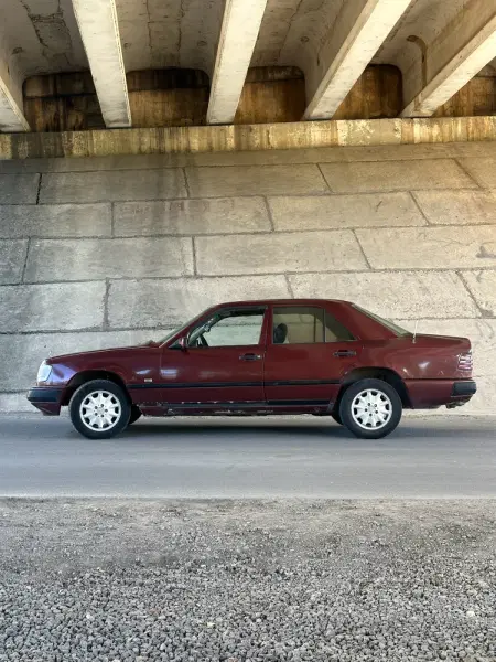 Mercedes-Benz E-Class, 1987