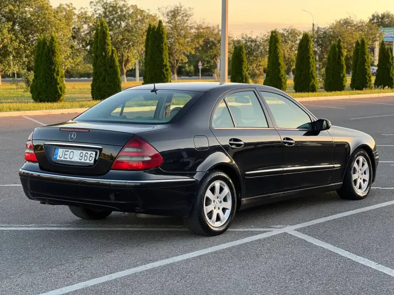 Mercedes-Benz E-Class, 2002