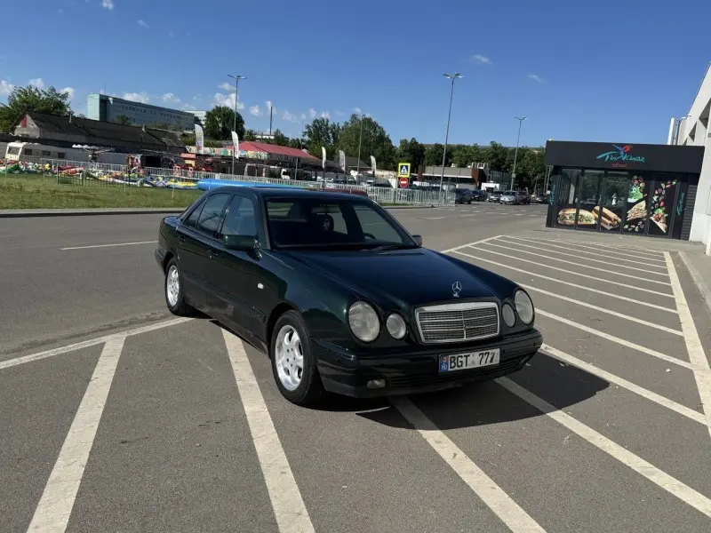 Mercedes-Benz E-Class, 1990