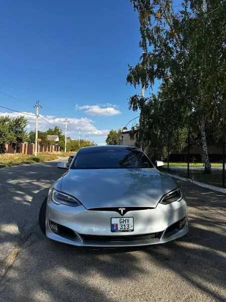 TESLA S, 2017