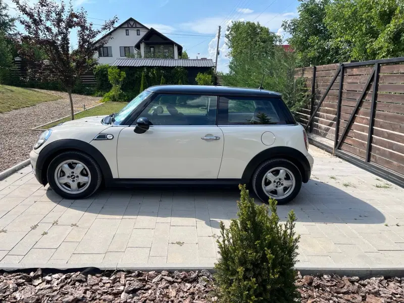 MINI One, 2009