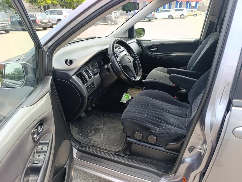 Mazda MPV, 2005