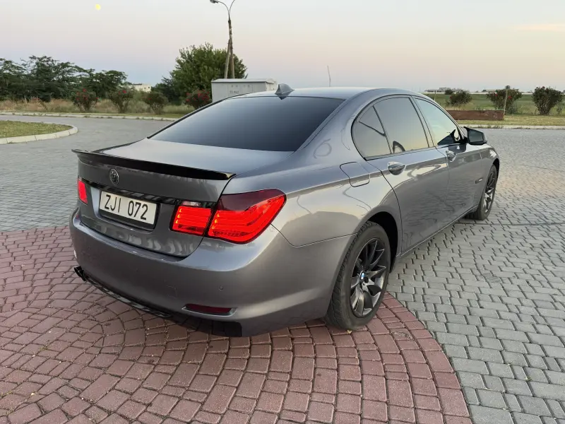 BMW 7 Series, 2010