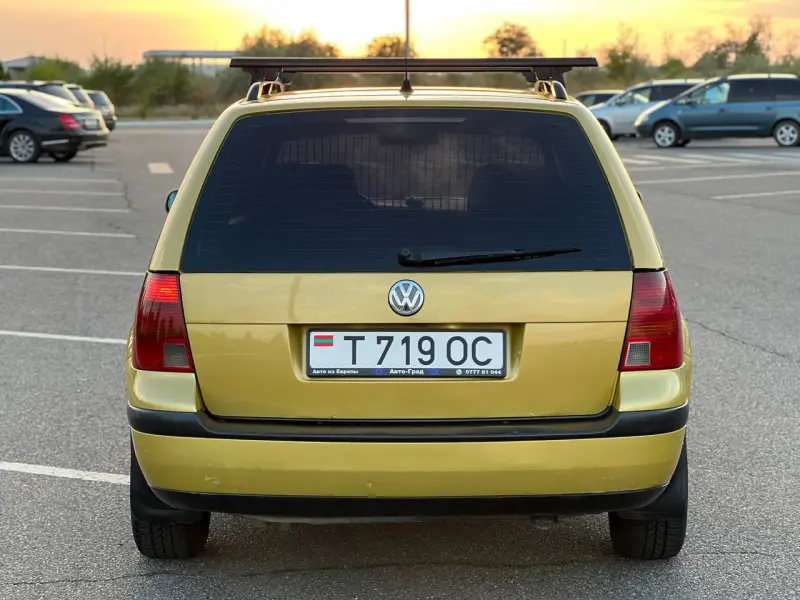 Volkswagen Golf, 2000