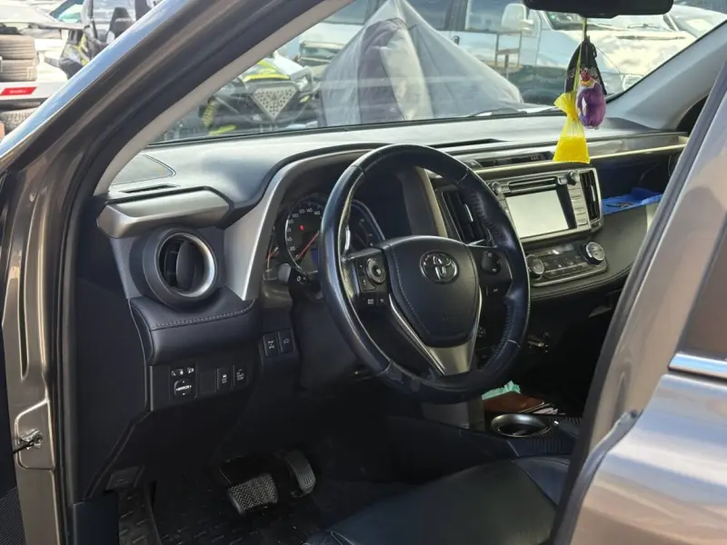 Toyota RAV4, 2015