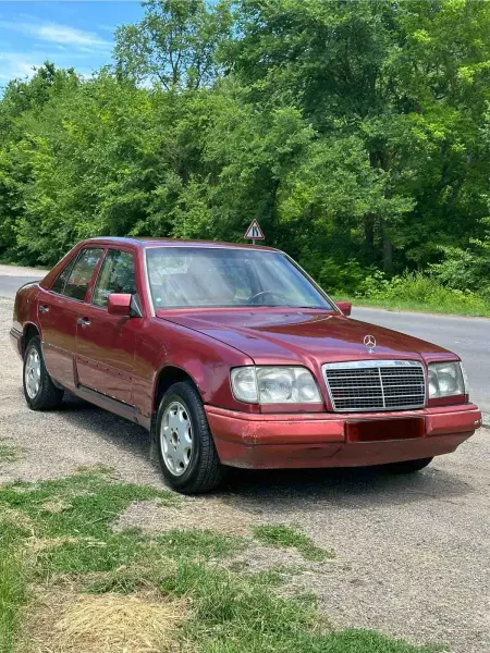Mercedes-Benz E-Class, 1993