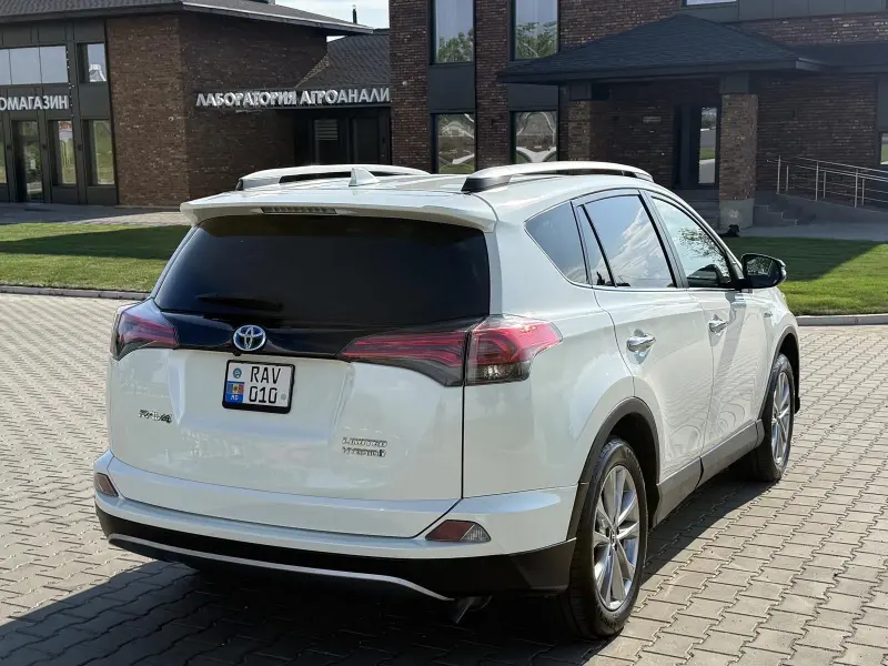 Toyota RAV4, 2016