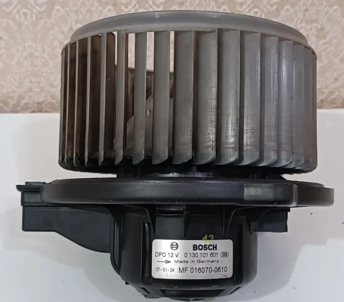0130101601 Bosch Toyota Мотор вентилятора печки