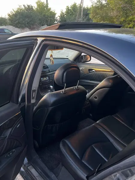 Mercedes-Benz E-Class, 2002
