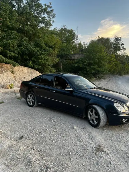Mercedes-Benz E-Class, 2002