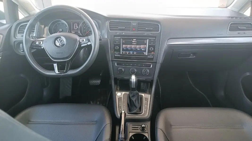 Volkswagen Golf, 2021
