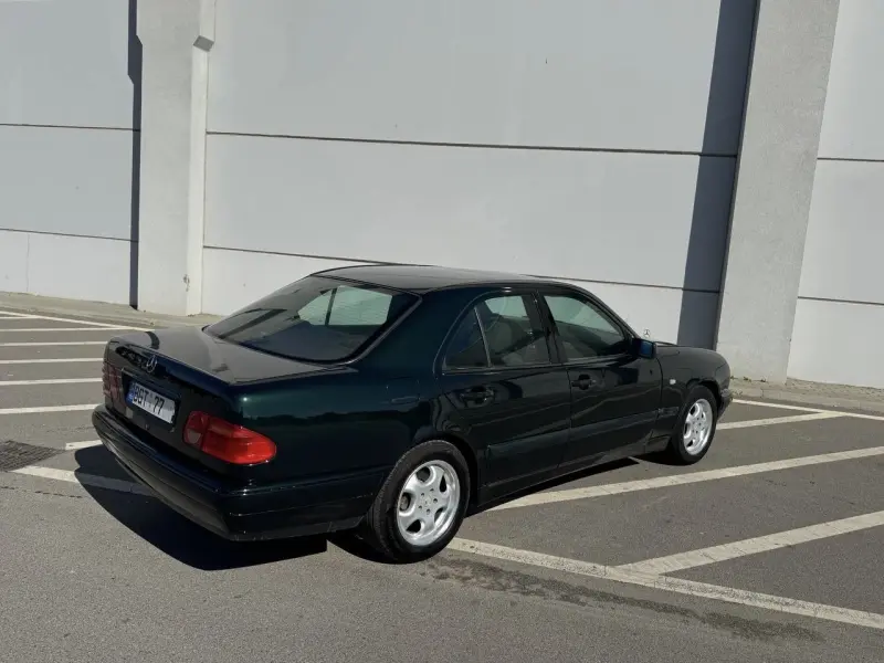 Mercedes-Benz E-Class, 1990