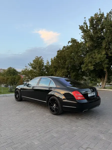 Mercedes-Benz S-Class, 2009