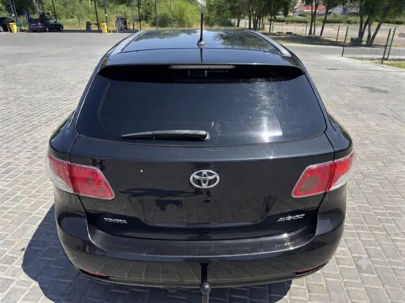 Toyota Avensis, 2010
