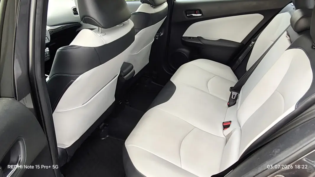 Toyota Prius, 2015