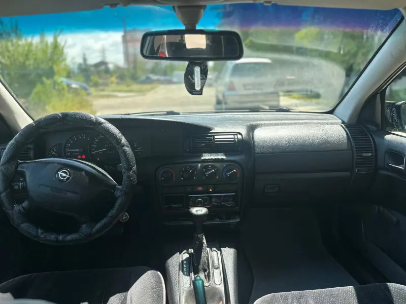 Opel Omega, 1999