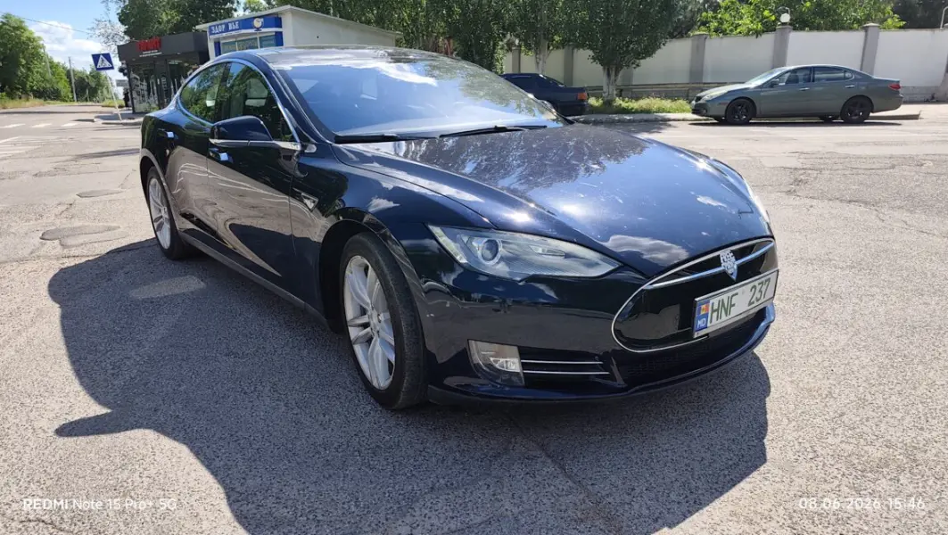 TESLA S, 2014