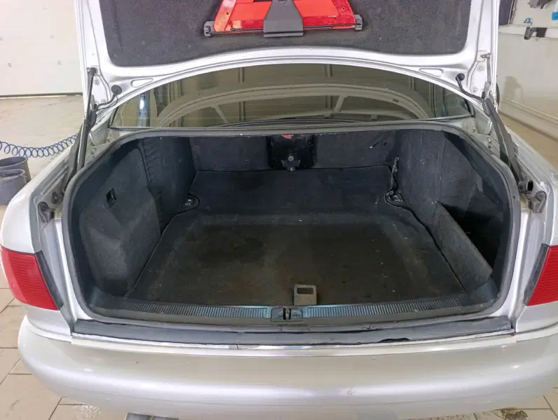 Audi A8, 2001