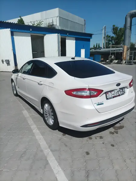 Ford Fusion, 2015