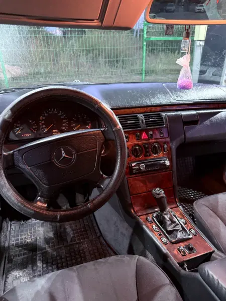 Mercedes-Benz E-Class, 1998