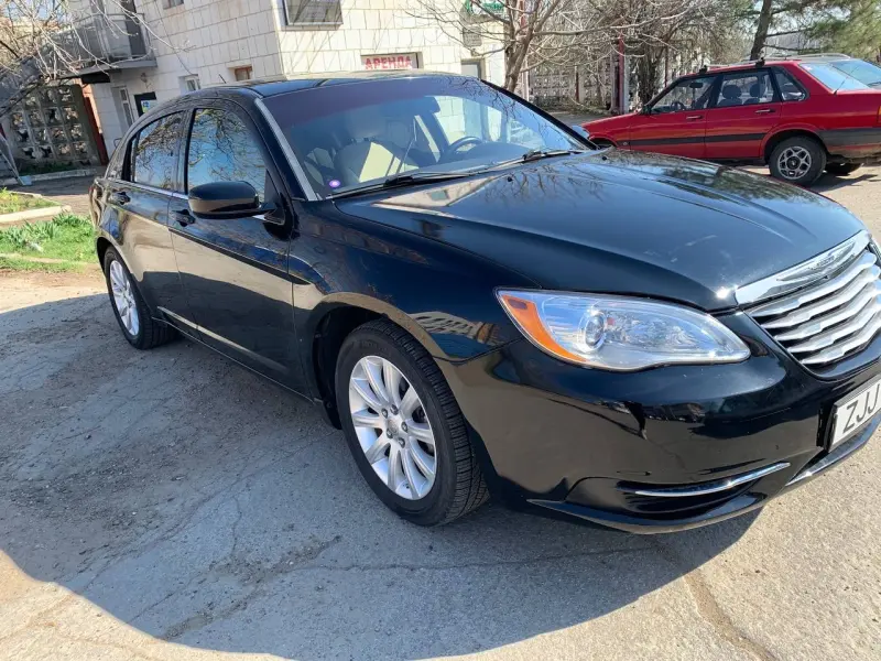 Chrysler 200, 2012