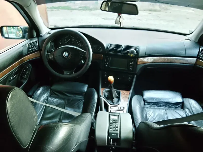 BMW 5 Series, 2002