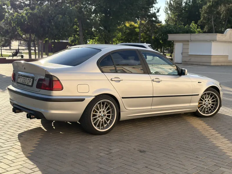 BMW 3 Series, 2003