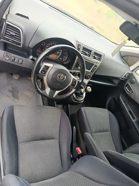 Toyota Verso, 2011