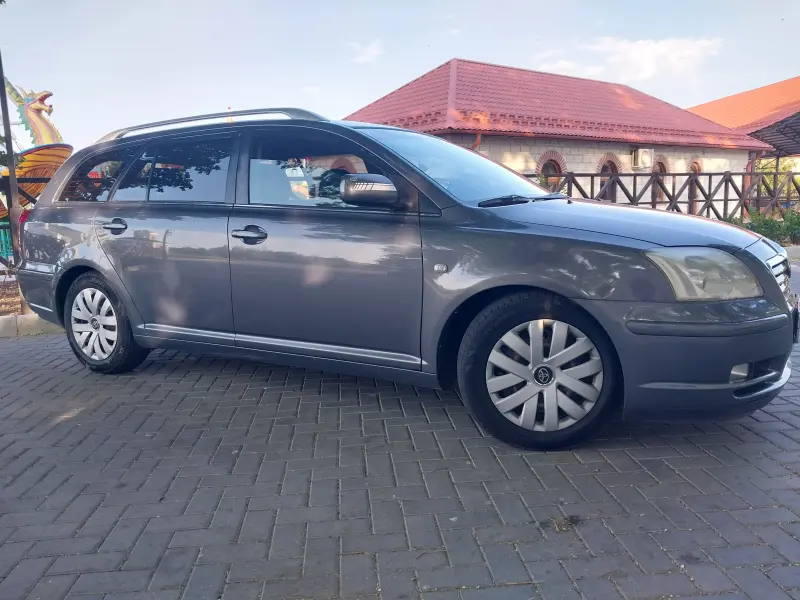 Toyota Avensis, 2004