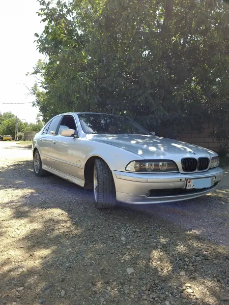 BMW 5 Series, 2001
