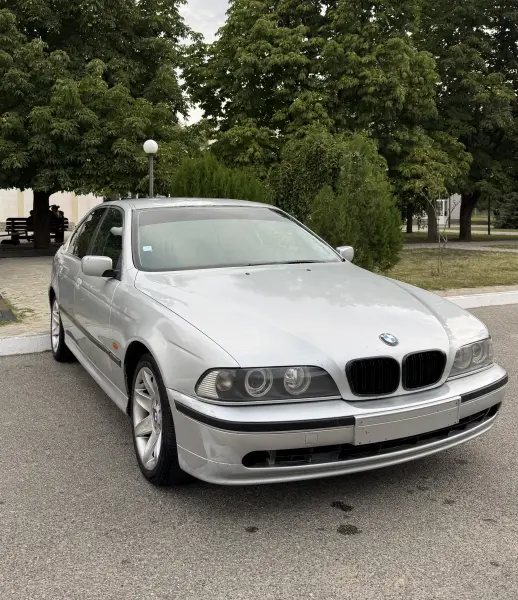 BMW 5 Series, 2001