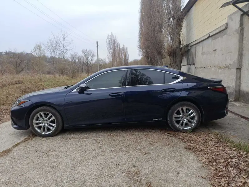 Lexus ES, 2019