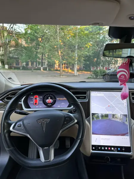 TESLA S, 2014