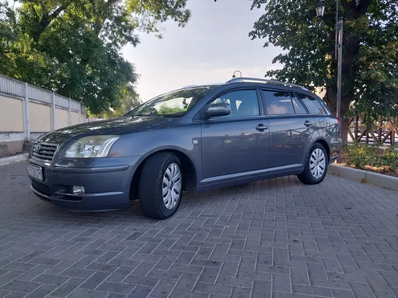 Toyota Avensis, 2004
