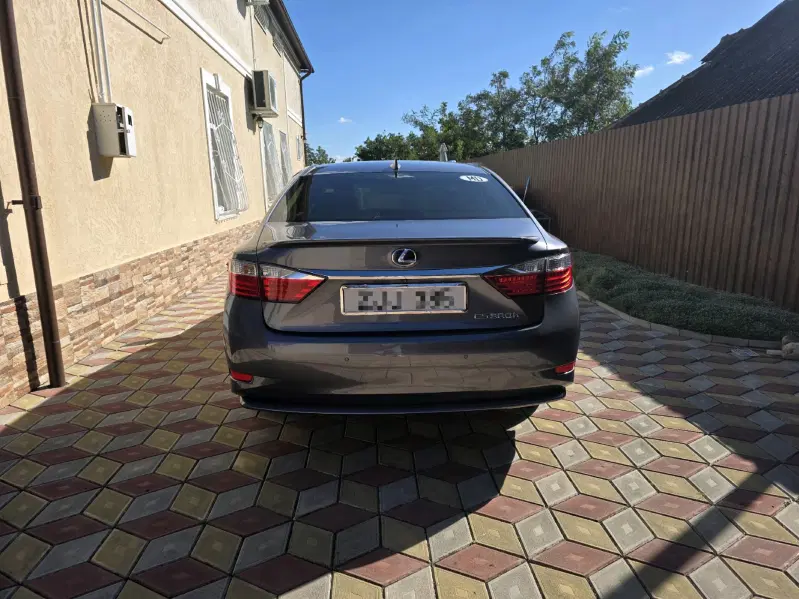 Lexus ES, 2014