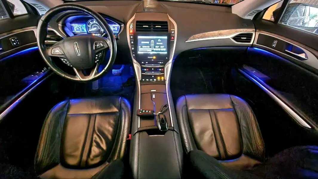 Lincoln MKZ, 2013