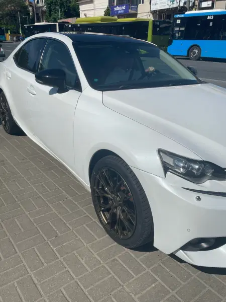 Lexus IS, 2014