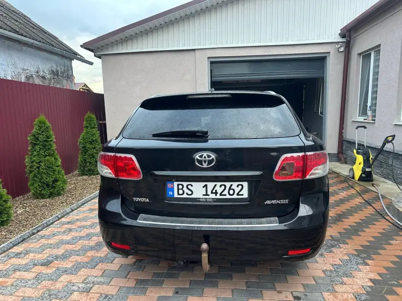 Toyota Avensis, 2011