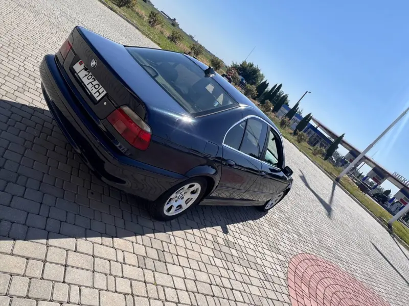 BMW 5 Series, 2001