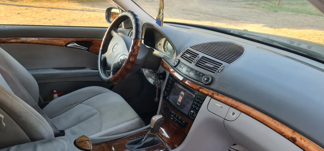 Mercedes-Benz E-Class, 2003