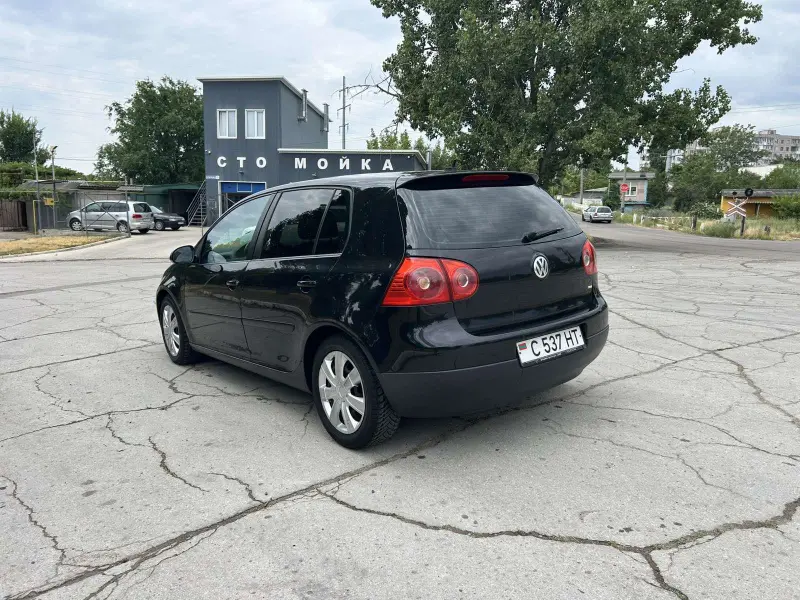 Volkswagen Golf, 2004