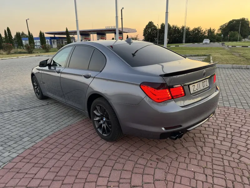 BMW 7 Series, 2010